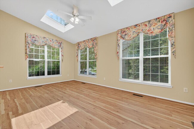 Building Photo - 12031 Arista Manor Way