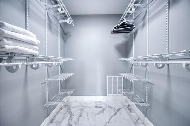 Building Photo - 1030 SW 14th Terrace