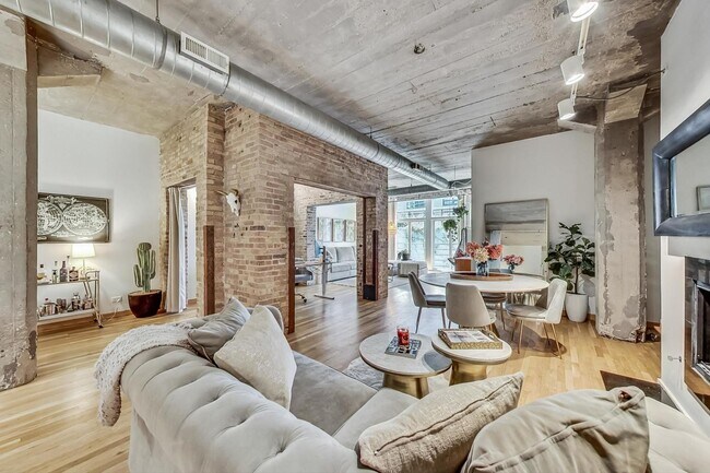 Building Photo - 110 N Peoria St