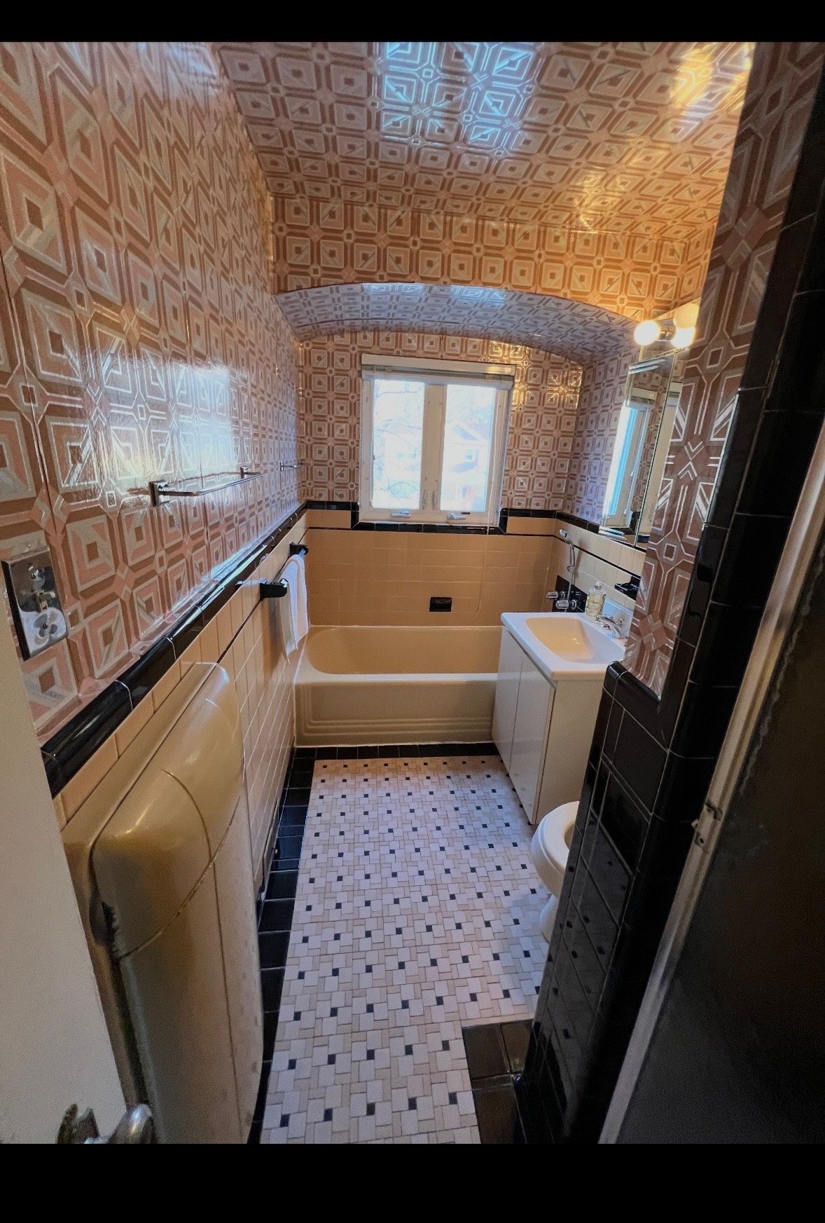 Building Photo - 105-37 65th Rd