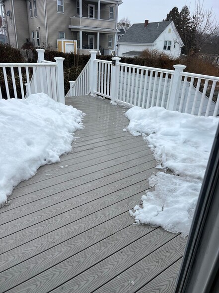 Building Photo - 95 Roberts St