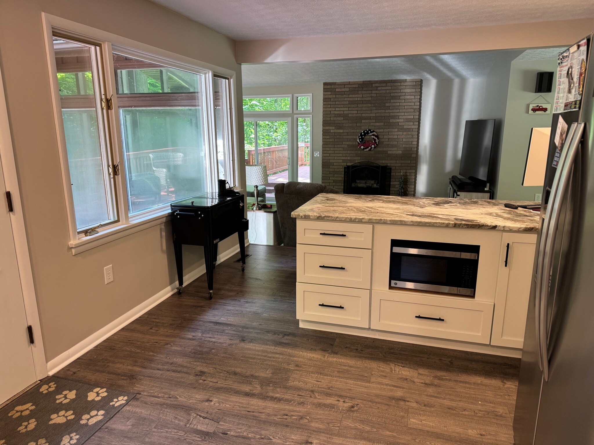Kitchen view to Living Room - 1466 Lake Roger Dr