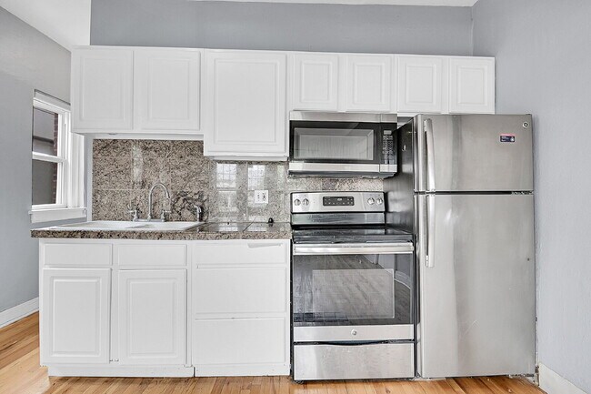 Building Photo - $1,500.00 - 1 Bed, 1 Bath, Condo in Denver...