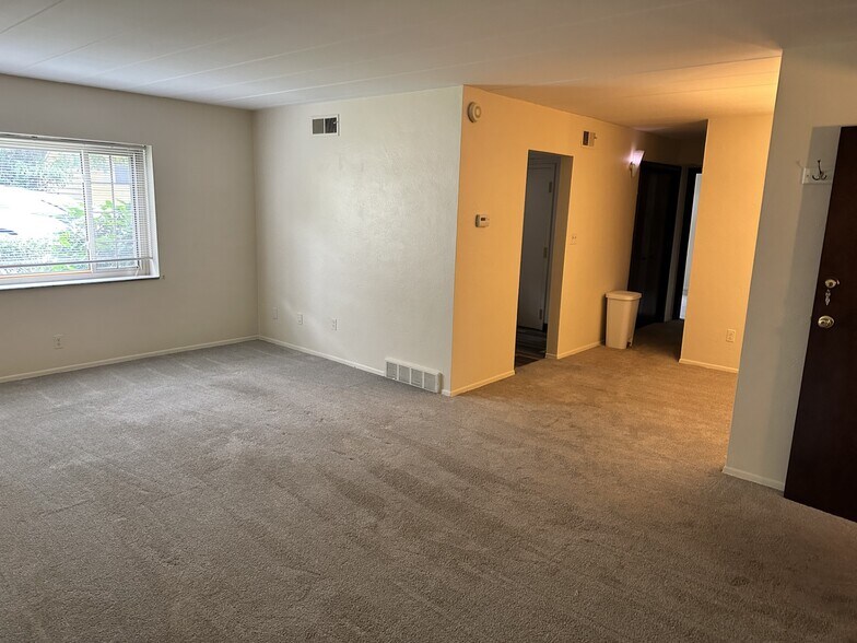 Building Photo - 301 Bigham St