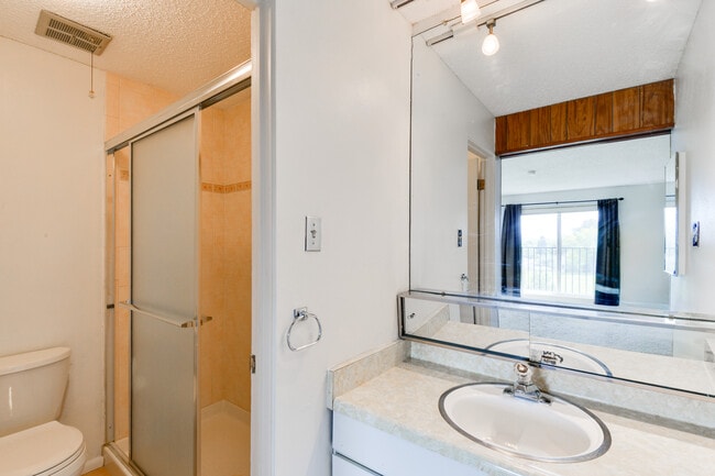 Master Bath - 2899 S Locust St