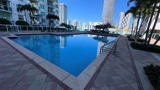 Building Photo - 41 SE 5th St