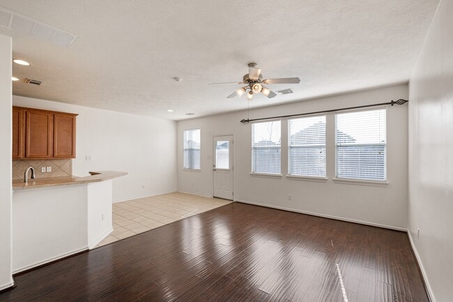 Building Photo - 11938 Ramla Place Trail