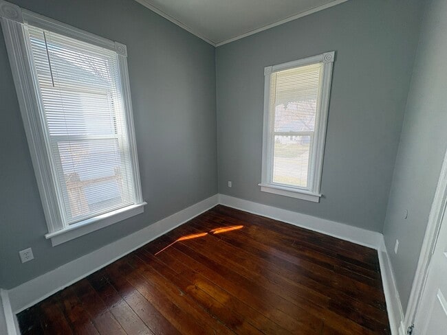 Building Photo - Charming & Spacious 2-Bedroom Home with Private Backyard and Garage Parking