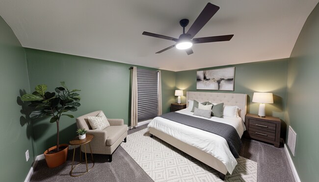 Building Photo - Quaint home with flexible layout, updated kitchen, and a private-feeling backyard in convenient W...