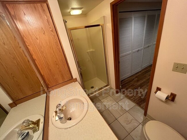 Building Photo - 4426 SW 34th Ave