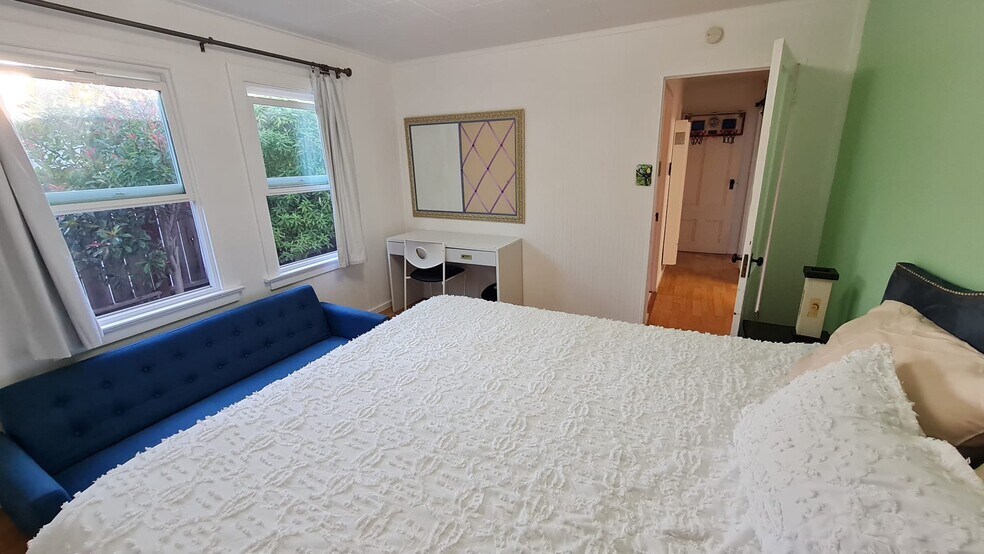 Building Photo - 5720 Soquel Dr