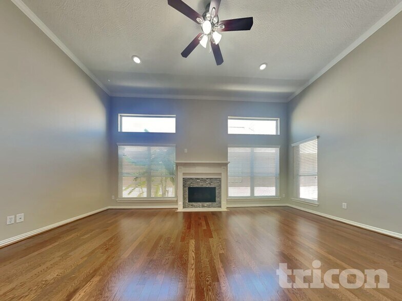 Building Photo - 6855 Tournament Dr