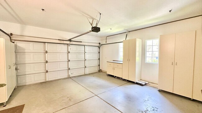 Building Photo - Stunning Two-Story Estate Home in the Gated and Lovely Champagne Crest Community of Fallbrook!