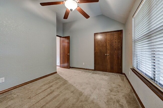Building Photo - 4808 Baker St