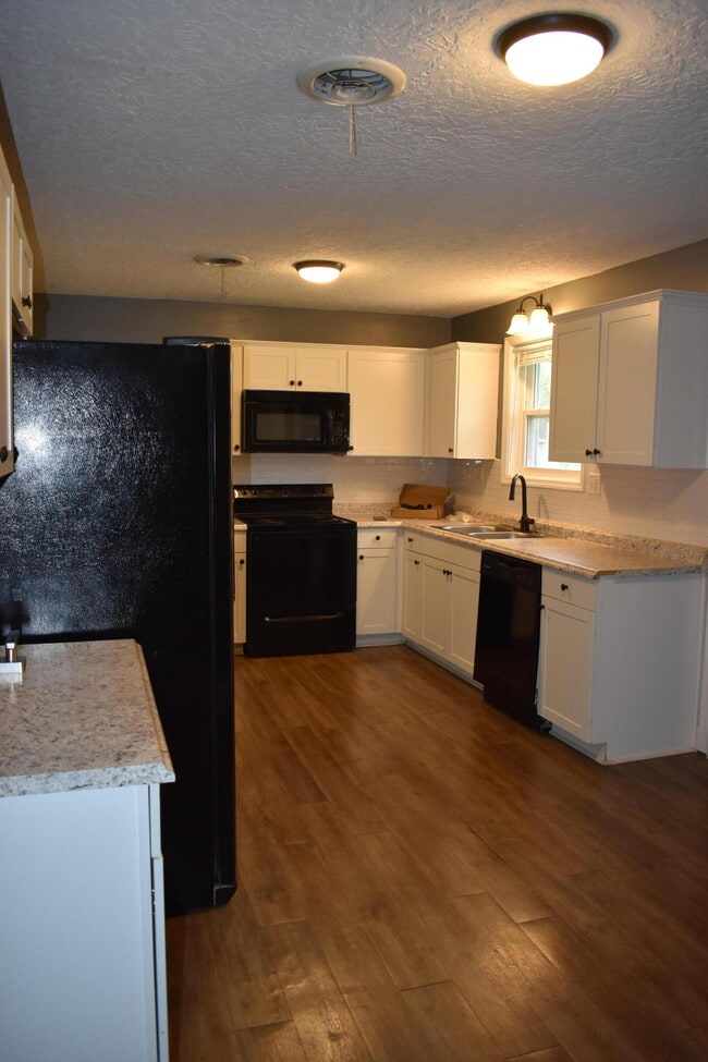 Building Photo - 2922 Nighthawk Dr