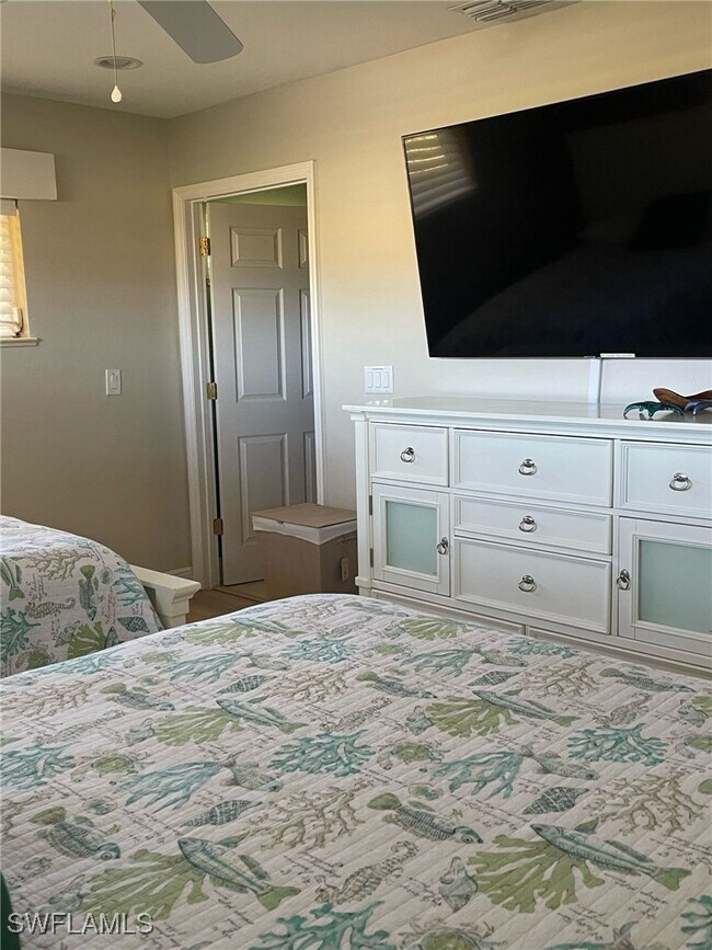 Building Photo - 9879 El Greco Cir