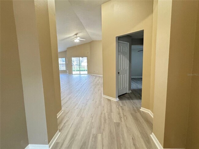 Building Photo - 27618 Sky Lake Cir