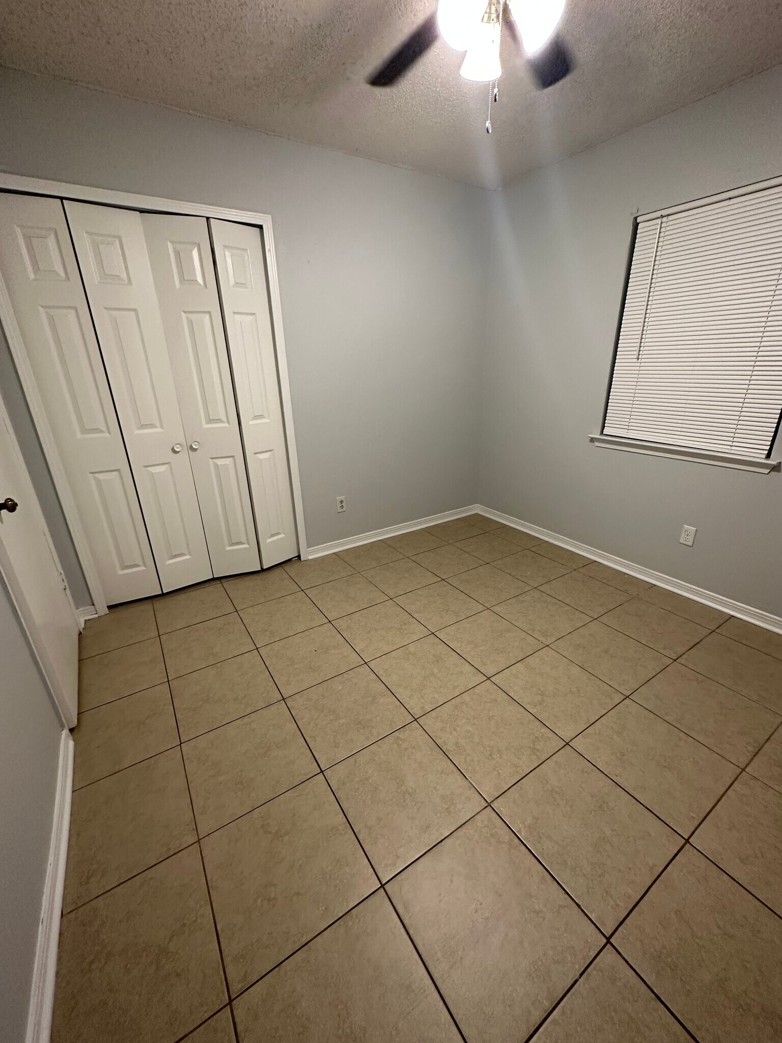 bedroom - 557 Esplanade St