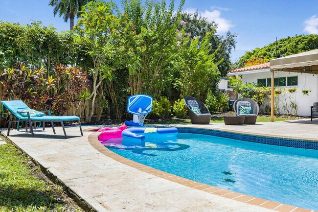 Building Photo - 11121 Griffing Blvd