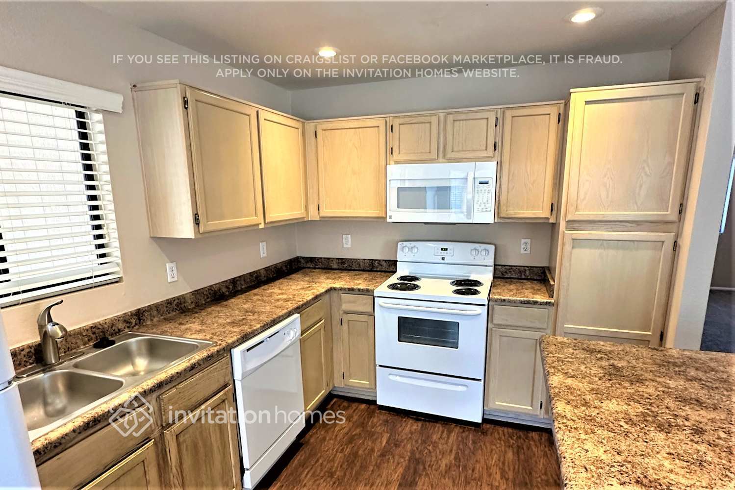 Building Photo - 3127 W Donald Dr
