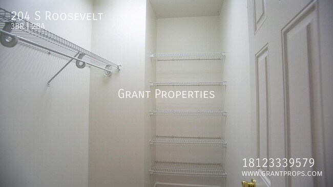 Building Photo - 204 S Roosevelt St