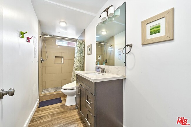 Building Photo - 162 S Ardmore Ave