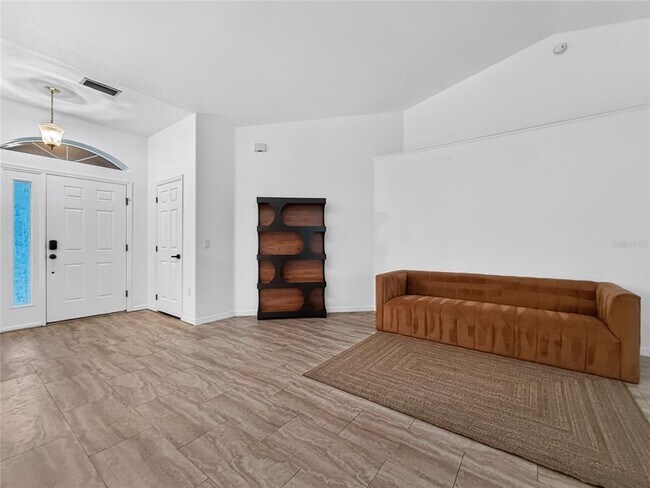 Building Photo - 13405 SW 86th Ave