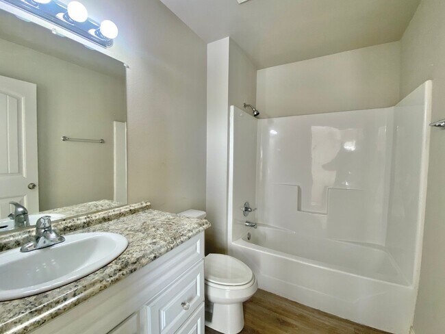 Building Photo - Great 3 bed 2 bath rural rental now available.