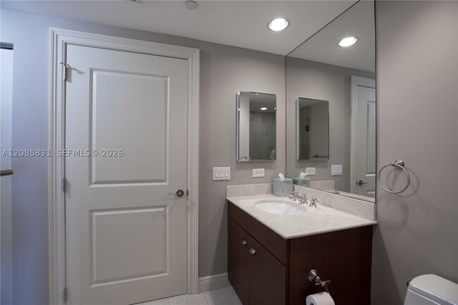 Building Photo - 6000 Island 2602 Is