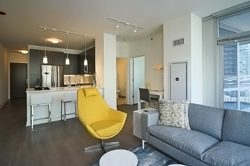 Building Photo - 455 N Park Dr