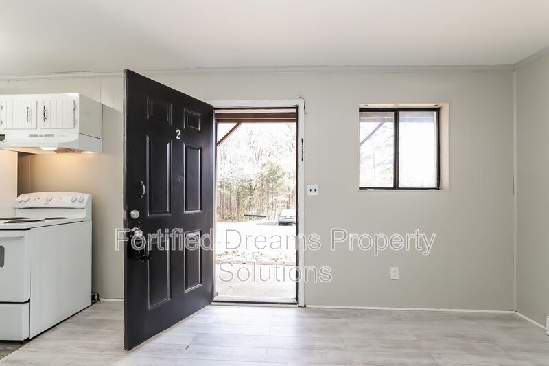 Building Photo - 202 Leisure Time Ln