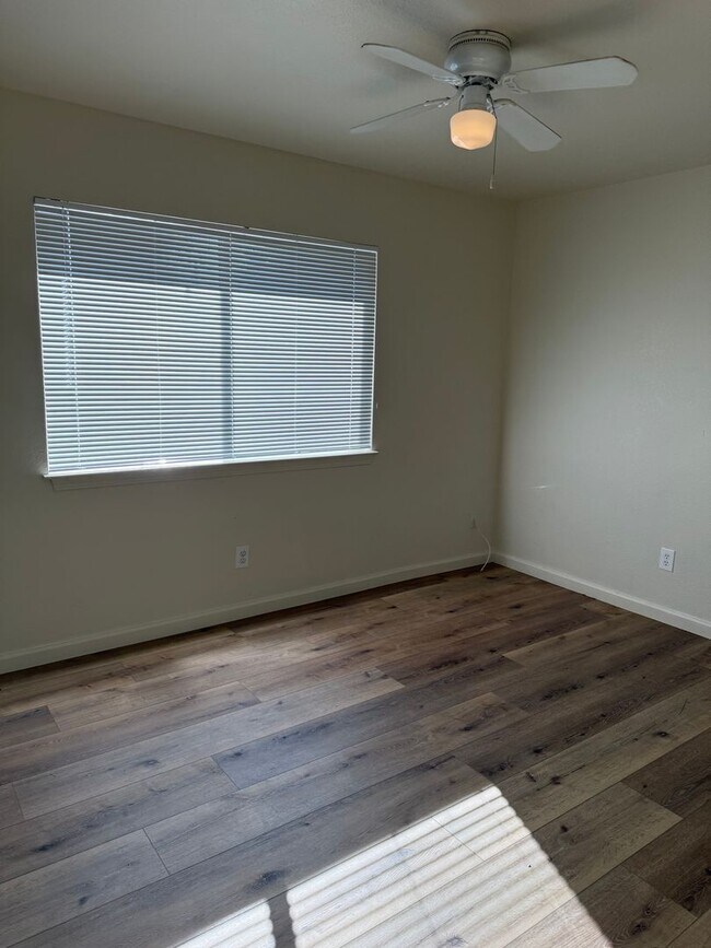 Building Photo - 101 Tabor Ave