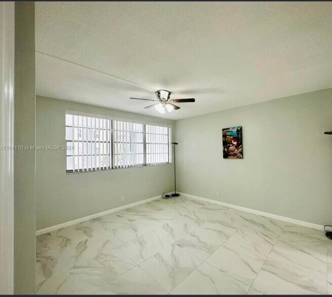 Building Photo - 1333 E Hallandale Beach Blvd