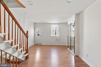 Building Photo - 236 Gerritt St