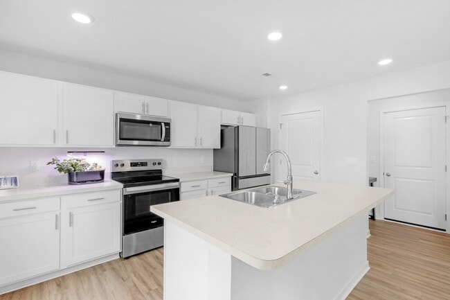 Building Photo - 4949 Sanford Grv Pl