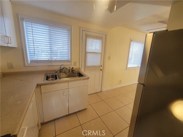 Building Photo - 23549 Maribel Ave