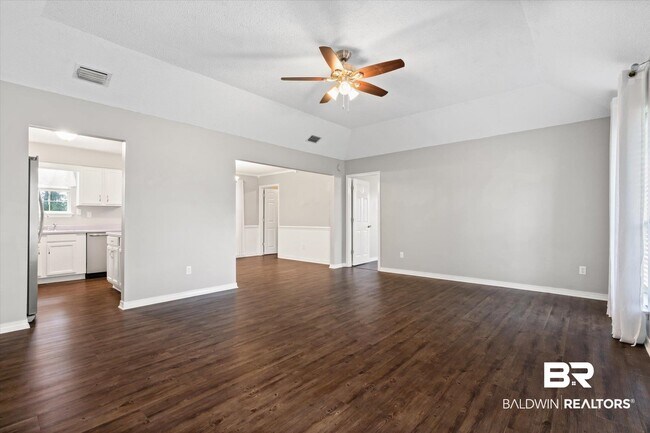 Building Photo - 16216 Pointer Dr