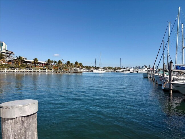 Building Photo - 2485 Inagua Ave