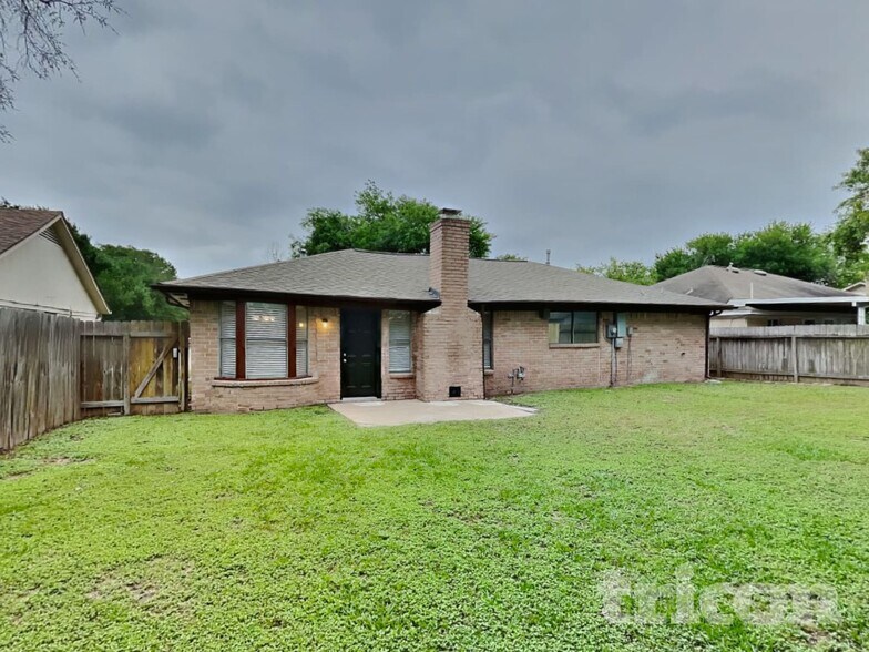 Building Photo - 3815 Shadow Trail