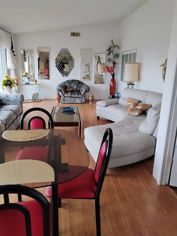 Building Photo - 106 Luann Ct