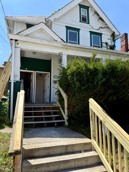 Front entrance - 1054 Vance Ave