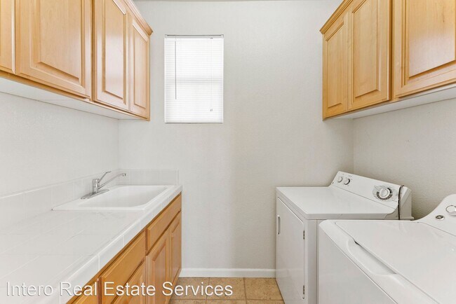 Building Photo - 4 br, 2.5 bath House - 4193 Stewart Lane