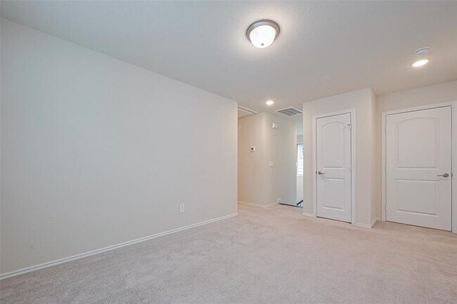 Building Photo - 3414 Signor Dr