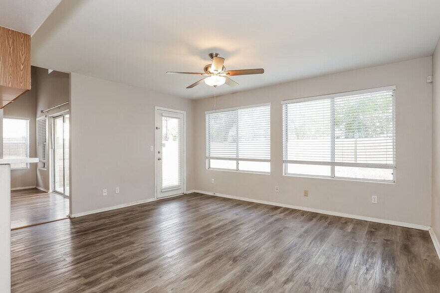 Building Photo - 17461 N 14th St