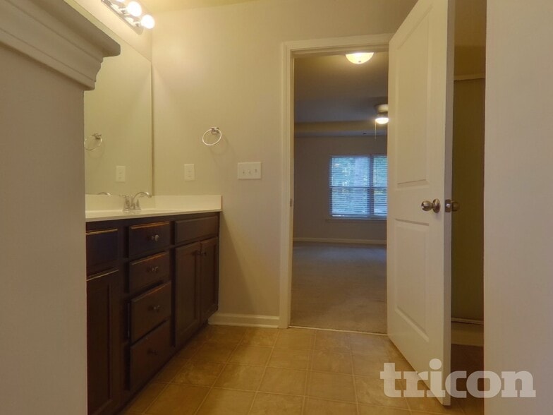 Building Photo - 2500 Wingfield Dr SW