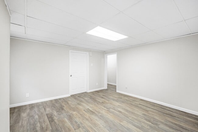 Building Photo - 1534 5th Ave