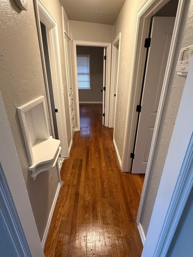 Building Photo - Charming 3-Bedroom Home with Bonus Room – Fully Updated and Move-In Ready!