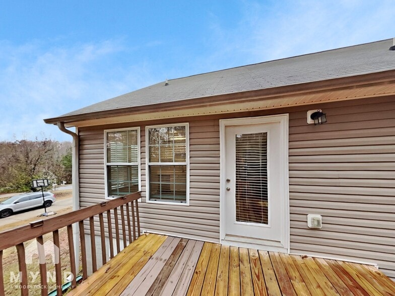 Building Photo - 7953 Lake Wind Ct