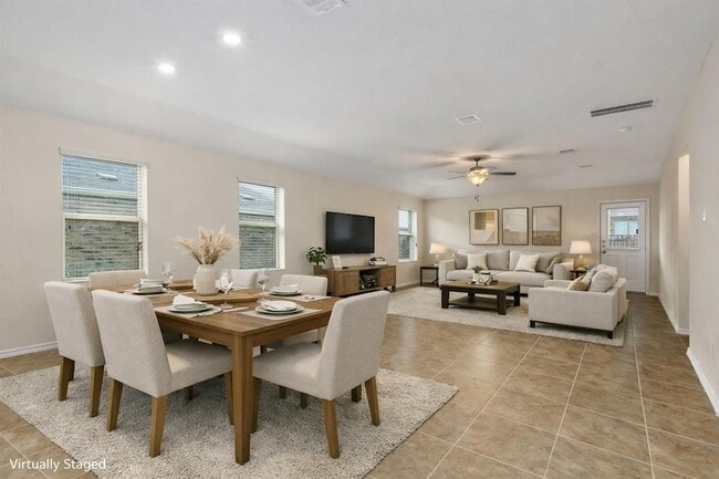 Building Photo - 837 Hillrose Dr