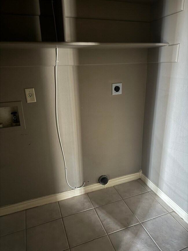 Building Photo - 9903 Crystal Ct